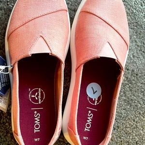 Toms Ortholite slip on sneakers 7W